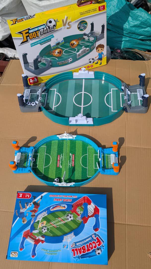 Grand plateau de football individuel pour enfants, actif de football pour match petit-enfants.